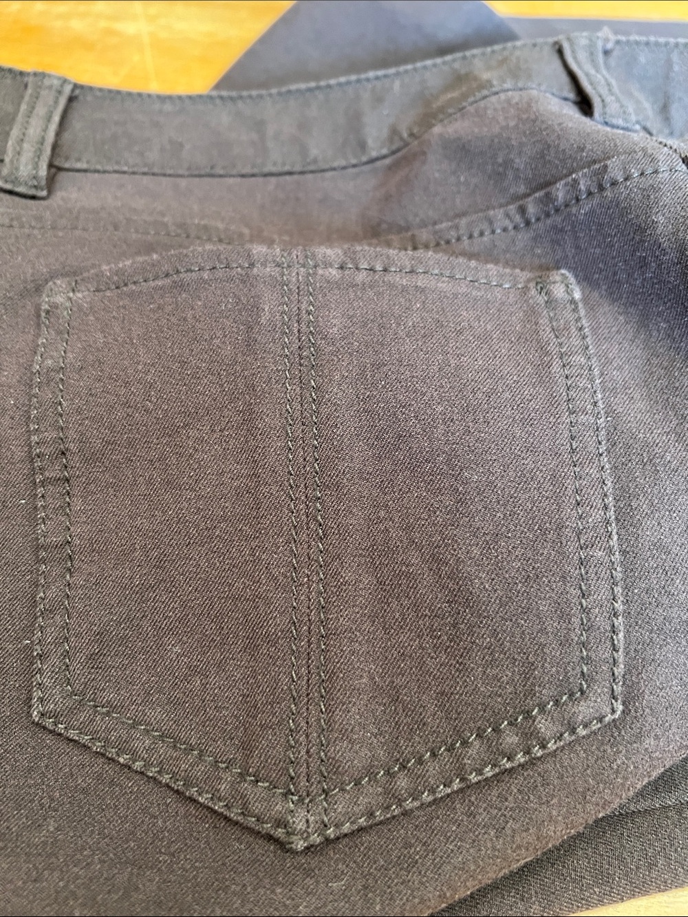 Chico’s So Slimming Jeans in Brown 1.5 R EUC - Picture 8 of 12